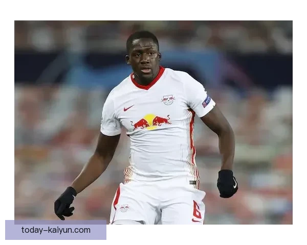 奥地利中场萨比策近期表现稳健，攻防两端持续提升